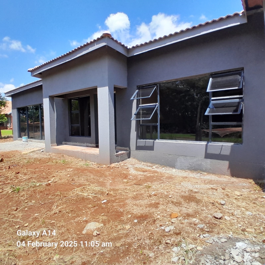5 Bedroom Property for Sale in Buffelspoort Eco Estate North West